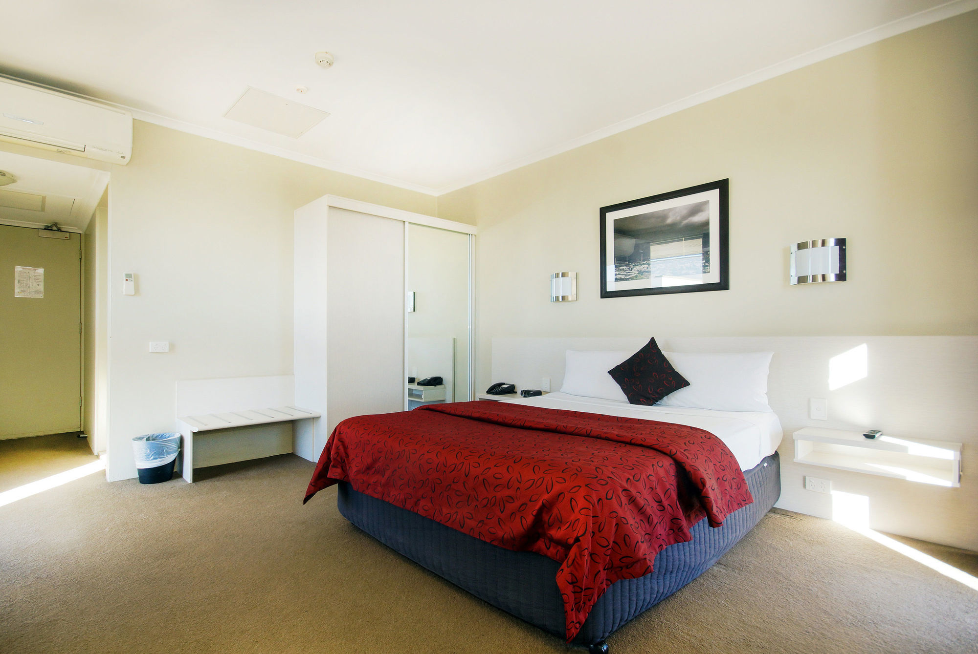 Icon On Isa Motel Mount Isa Kültér fotó
